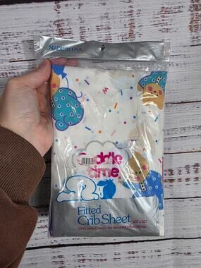 VTG Cuddle Time Fitted Crib Sheet Bears Pajamas Confetti 28x52